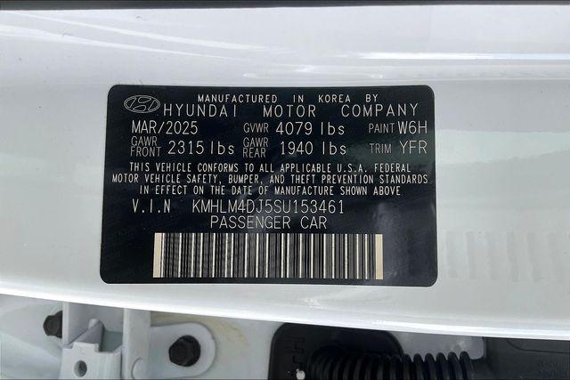 new 2025 Hyundai ELANTRA HEV car, priced at $26,061