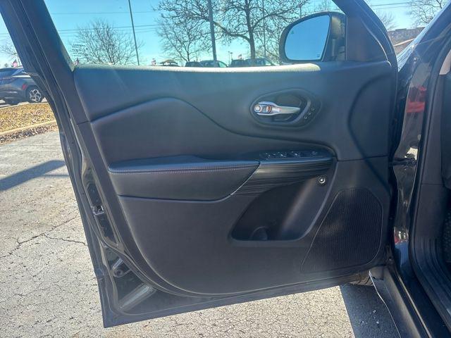 used 2014 Jeep Cherokee car, priced at $9,588