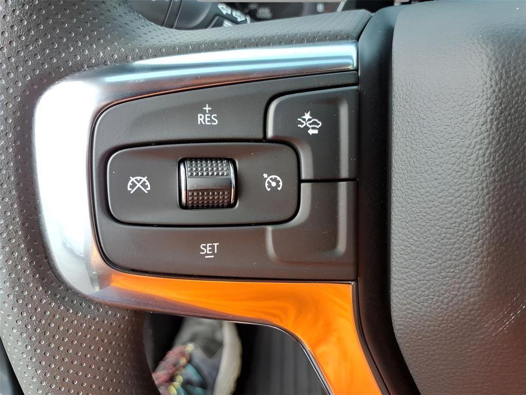 new 2025 Chevrolet Blazer car, priced at $34,374