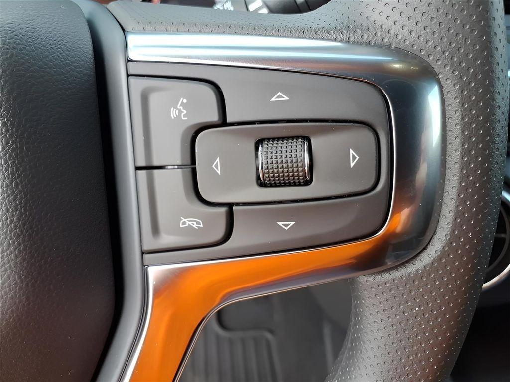 new 2025 Chevrolet Blazer car, priced at $34,374