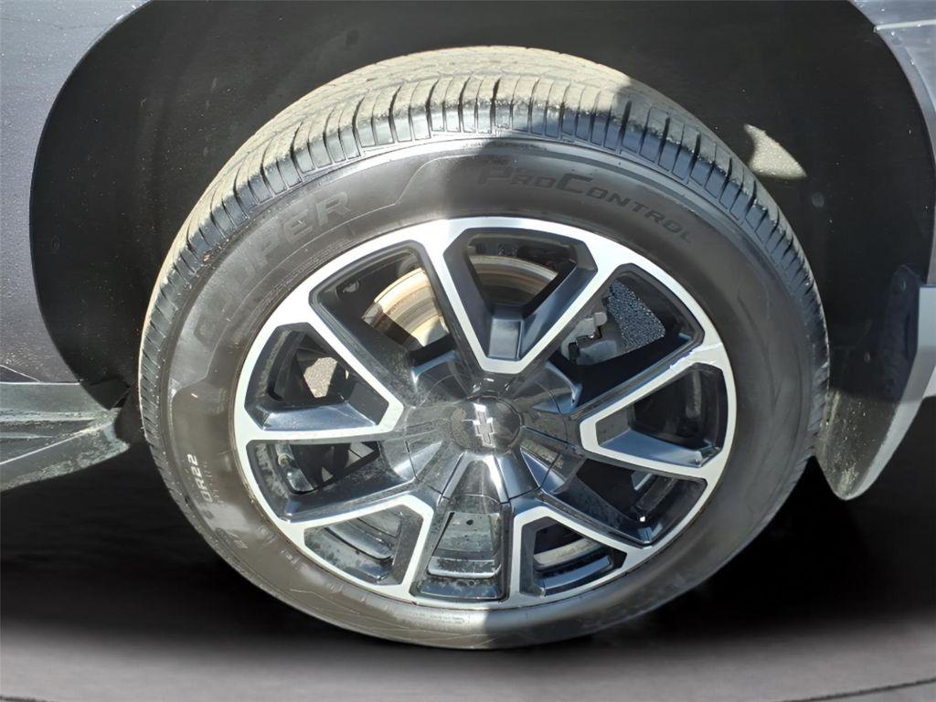 used 2022 Chevrolet Suburban car, priced at $51,464