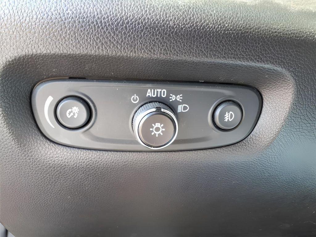 used 2021 Chevrolet Traverse car, priced at $17,849