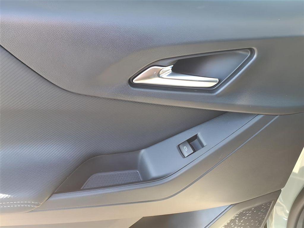 new 2026 Chevrolet Equinox car, priced at $33,287