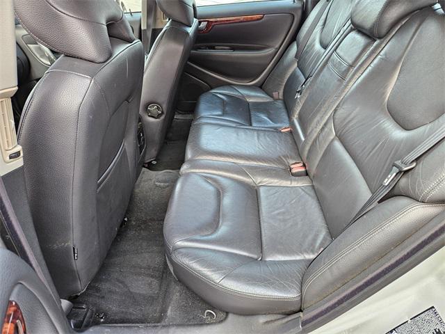 used 2006 Volvo V70 car, priced at $4,995
