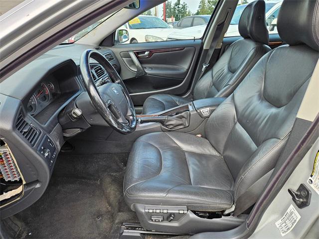 used 2006 Volvo V70 car, priced at $4,995