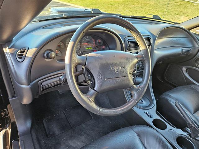 used 2002 Ford Mustang car