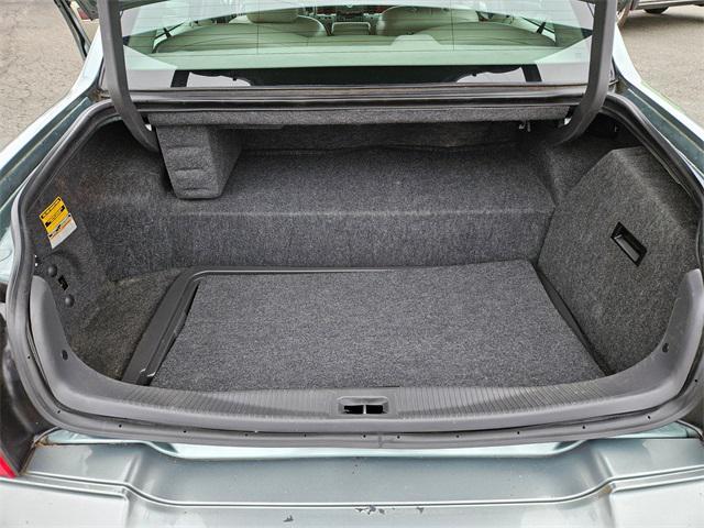 used 2005 Lincoln Town Car car, priced at $5,995