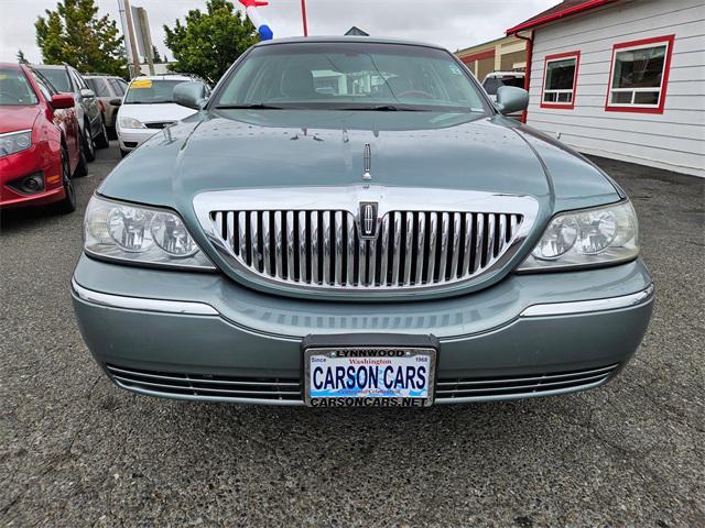 used 2005 Lincoln Town Car car, priced at $5,995