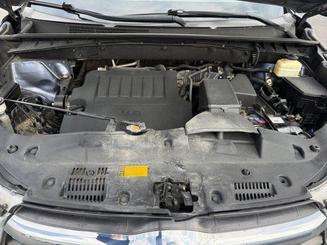 used 2015 Toyota Highlander car, priced at $16,587