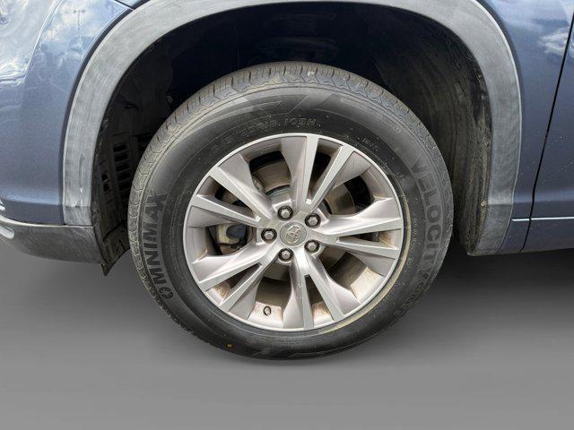 used 2015 Toyota Highlander car, priced at $16,587
