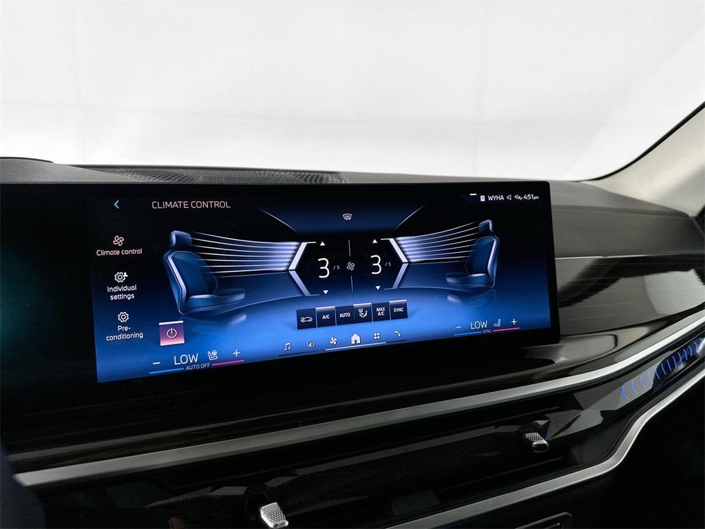 2024 Black Sapphire Metallic BMW X7