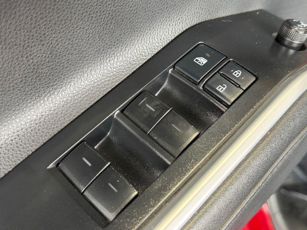 used 2021 Toyota Highlander car, priced at $31,400