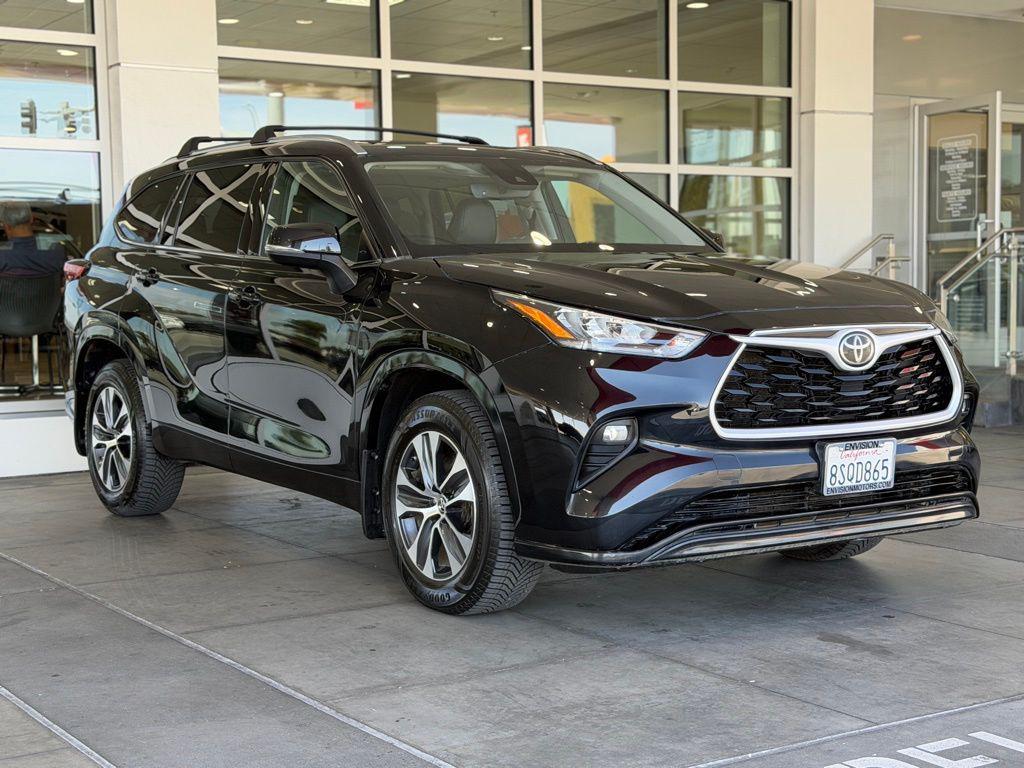 used 2020 Toyota Highlander car, priced at $24,145
