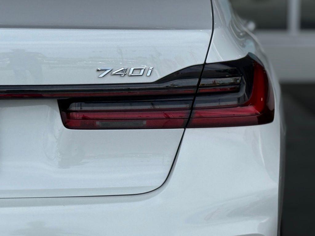 used 2022 BMW 740 car, priced at $37,888