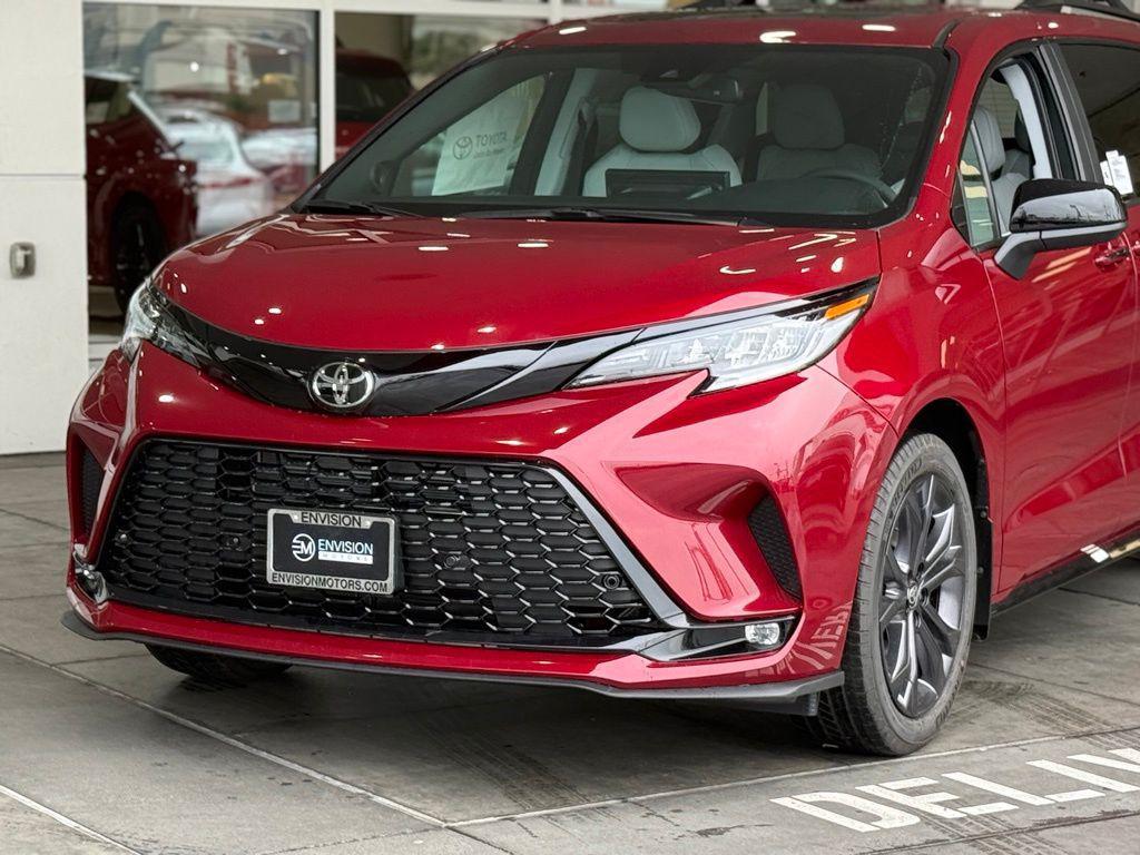 new 2026 Toyota Sienna car, priced at $52,684