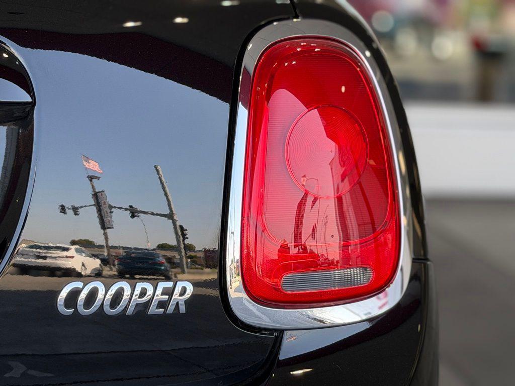 used 2018 MINI Hardtop car, priced at $11,988