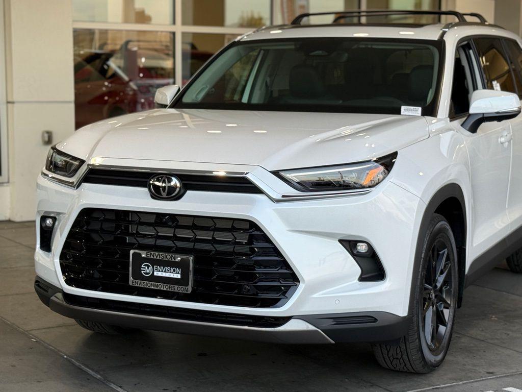 new 2026 Toyota Grand Highlander Hybrid car, priced at $61,252