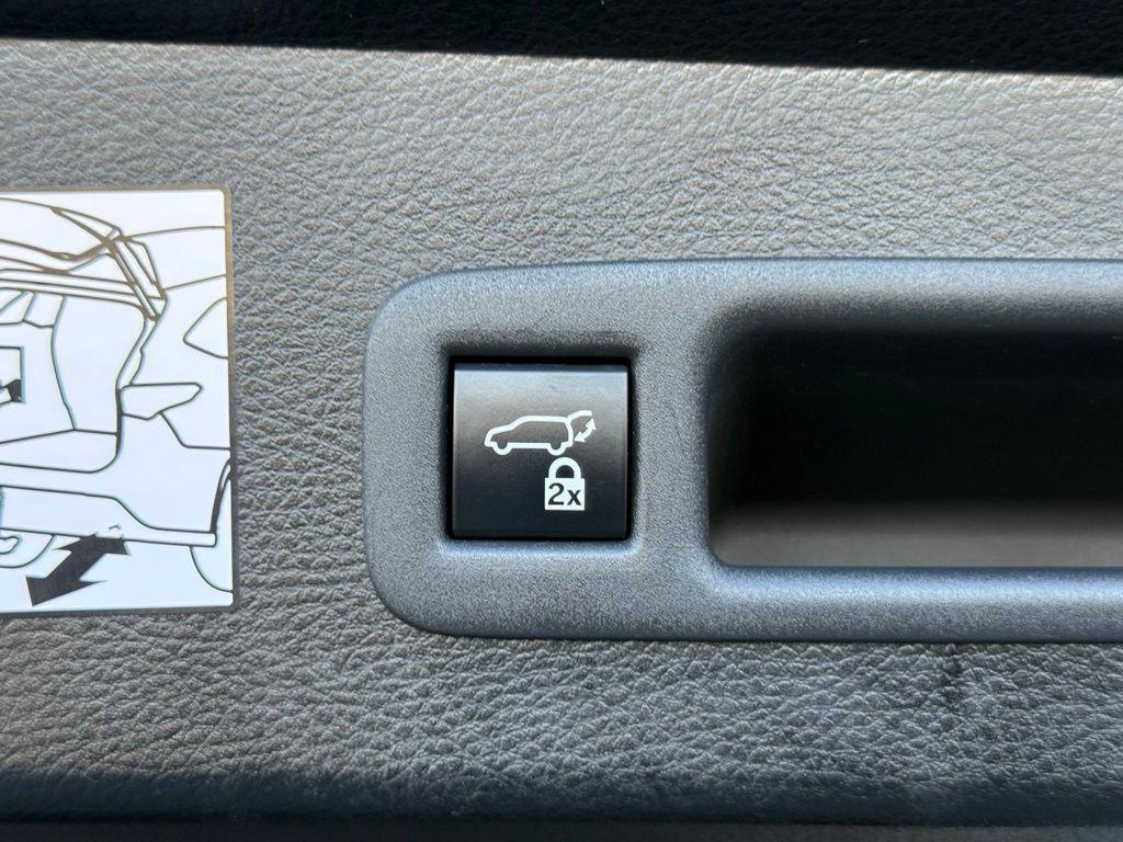 used 2023 Toyota Sienna car, priced at $46,990