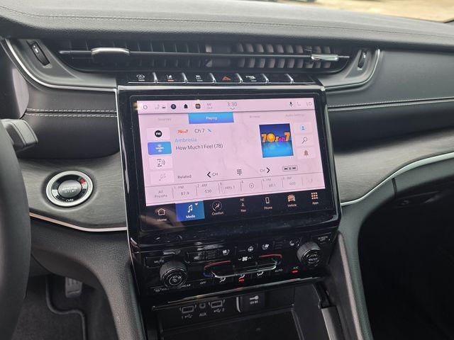 used 2025 Jeep Grand Cherokee car, priced at $39,993