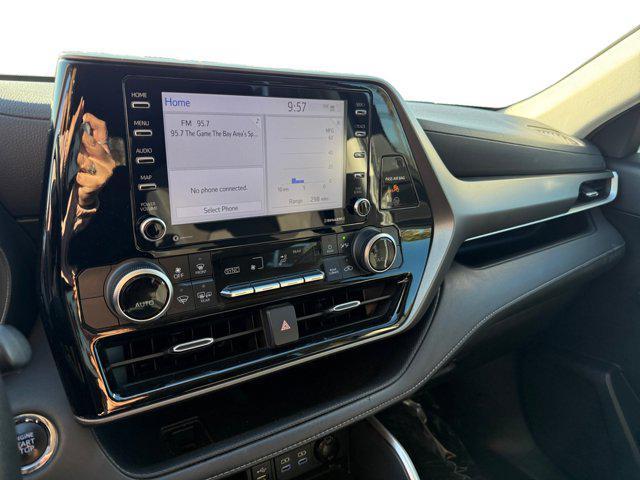 used 2022 Toyota Highlander car, priced at $25,399