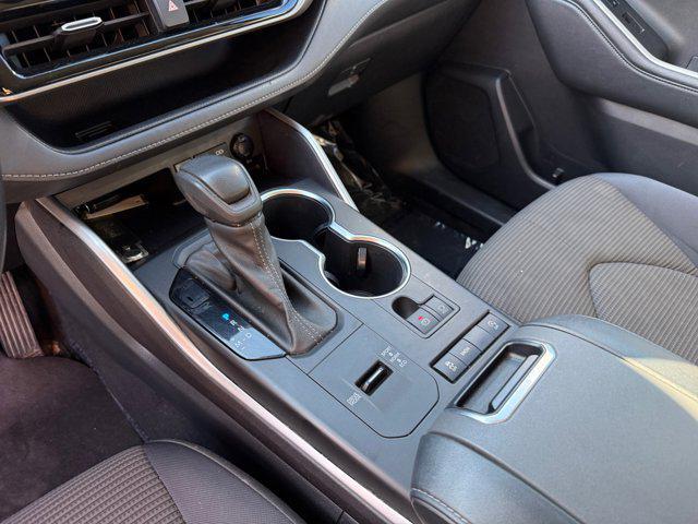 used 2022 Toyota Highlander car, priced at $25,399