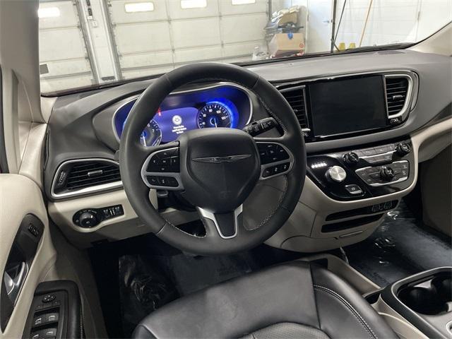 used 2024 Chrysler Pacifica car, priced at $28,834