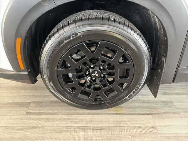 new 2026 Mitsubishi Outlander car, priced at $39,843