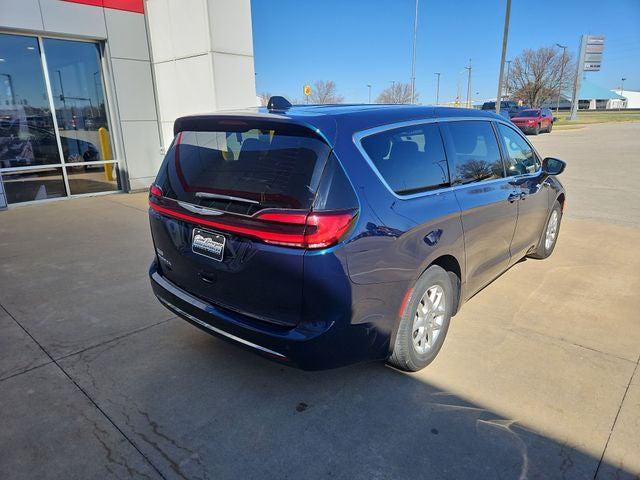 used 2025 Chrysler Pacifica car, priced at $27,462