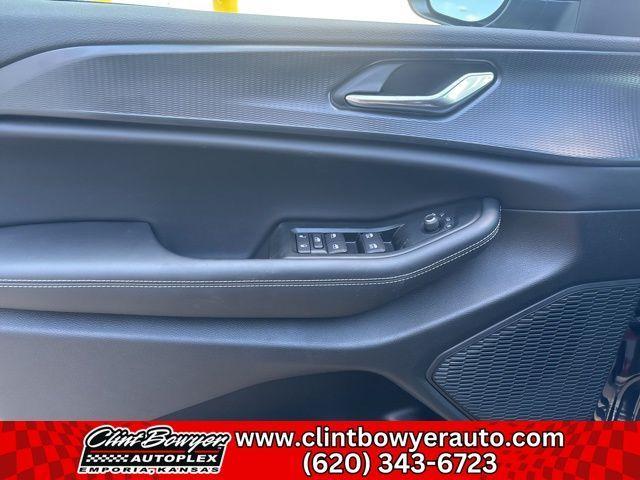 new 2025 Jeep Grand Cherokee L car, priced at $39,407