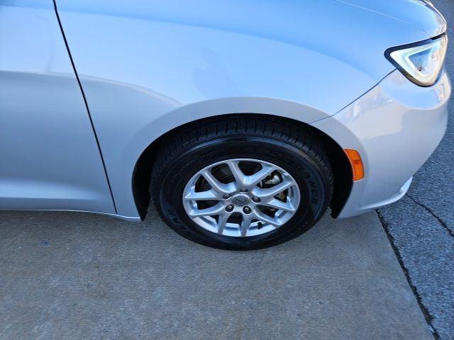 used 2024 Chrysler Pacifica car, priced at $25,563