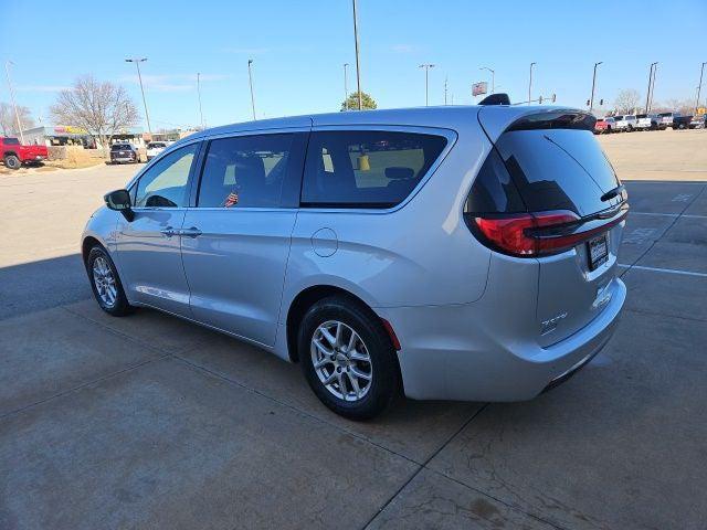 used 2024 Chrysler Pacifica car, priced at $25,563