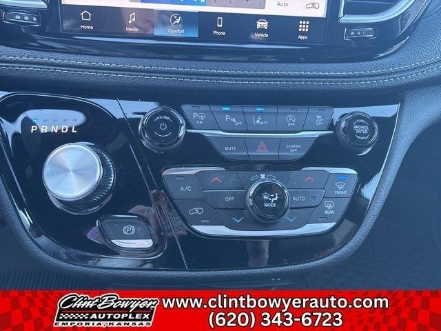 new 2025 Chrysler Pacifica car, priced at $43,415