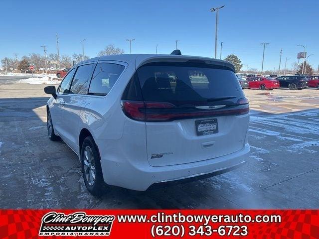 new 2025 Chrysler Pacifica car, priced at $43,415