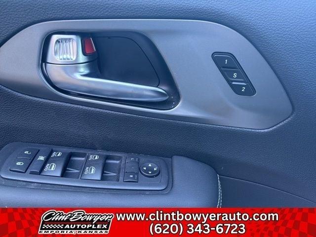 new 2025 Chrysler Pacifica car, priced at $43,415