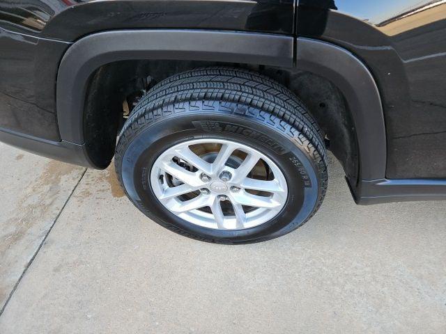 used 2023 Jeep Grand Cherokee L car, priced at $28,263