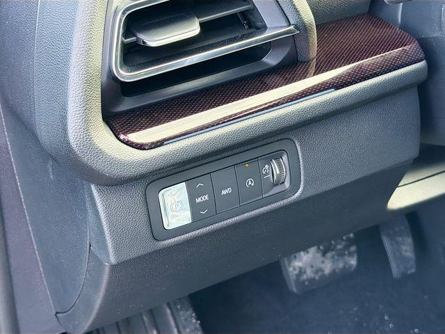 new 2026 Chevrolet Traverse car, priced at $45,015