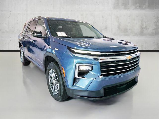 used 2025 Chevrolet Traverse car, priced at $35,379