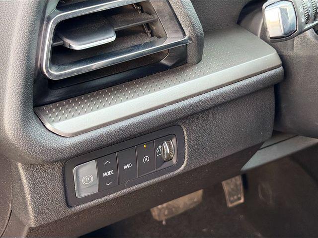 used 2025 Chevrolet Traverse car, priced at $35,379