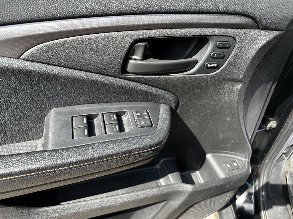 used 2022 Honda Pilot car, priced at $26,000