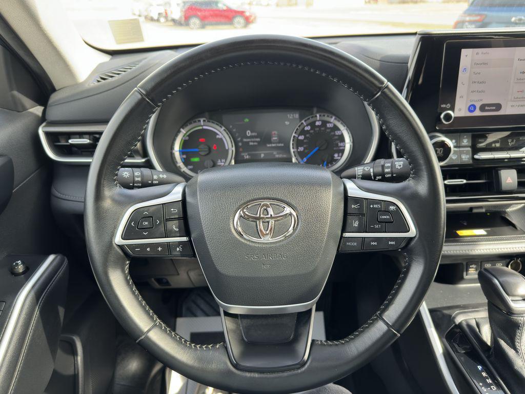 used 2023 Toyota Highlander Hybrid car, priced at $33,821