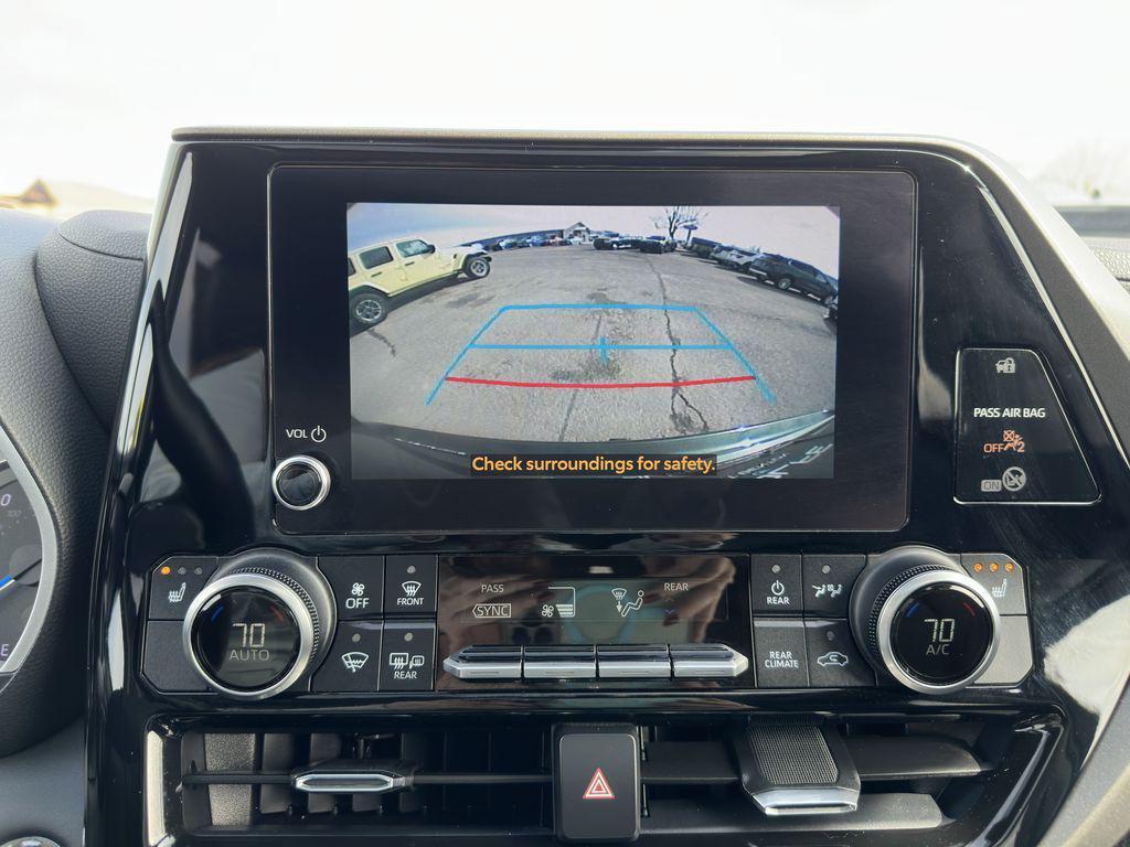 used 2023 Toyota Highlander Hybrid car, priced at $33,821