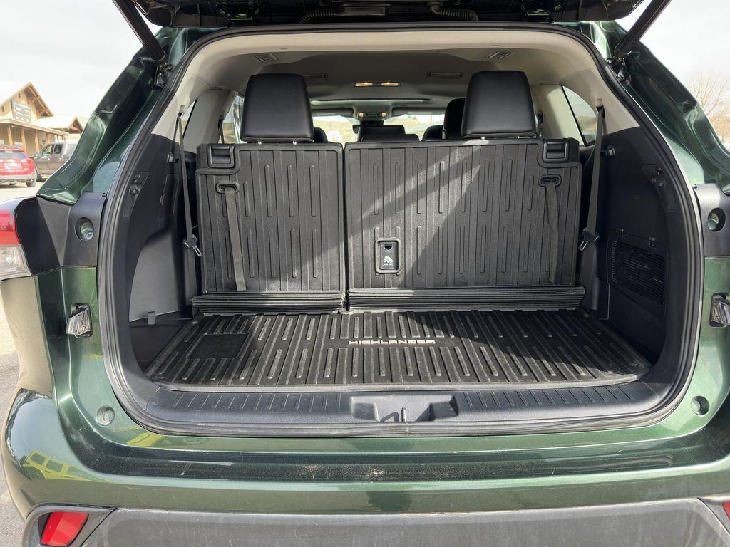 used 2023 Toyota Highlander Hybrid car, priced at $33,821
