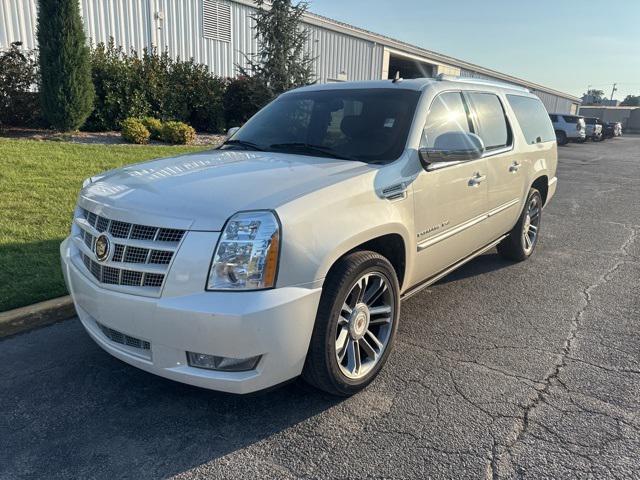 used 2020 Cadillac Escalade ESV car, priced at $28,991