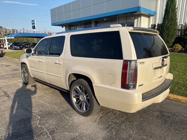 used 2020 Cadillac Escalade ESV car, priced at $28,991