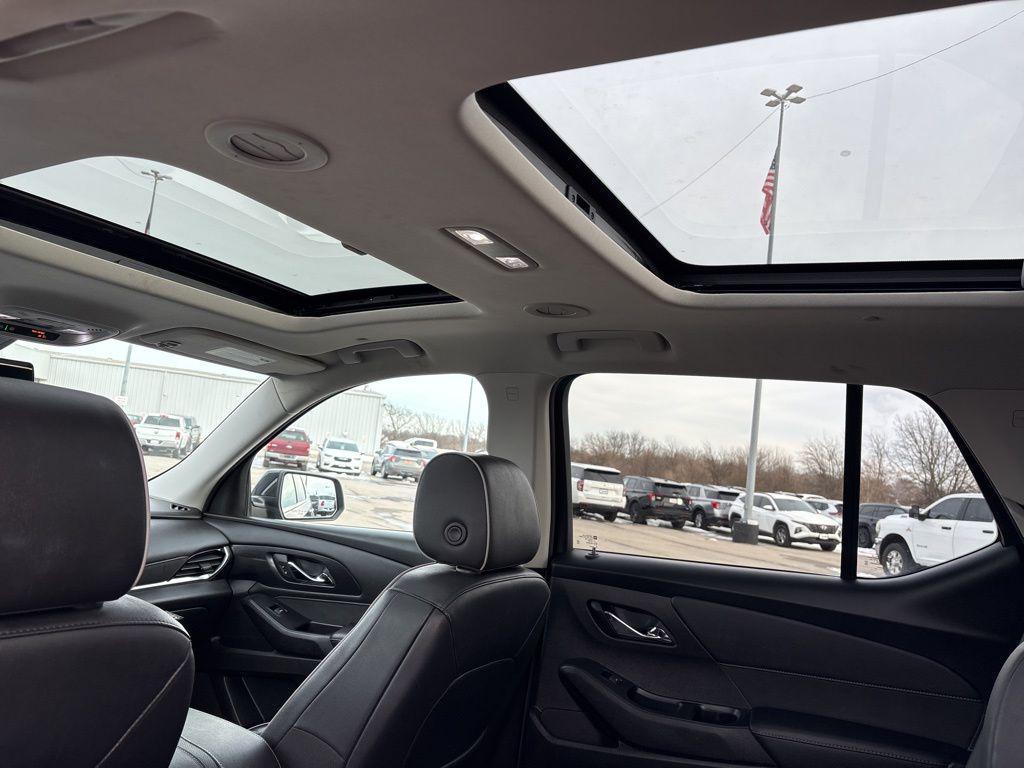 used 2021 Chevrolet Traverse car, priced at $25,619