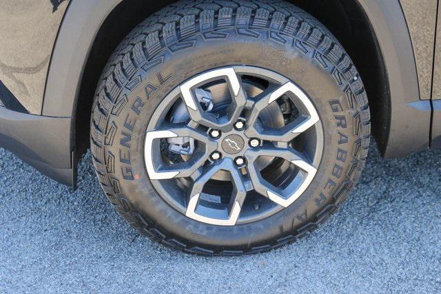 new 2026 Chevrolet Equinox car, priced at $37,095