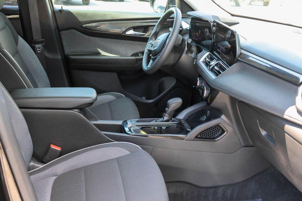 used 2025 Chevrolet TrailBlazer car, priced at $23,517