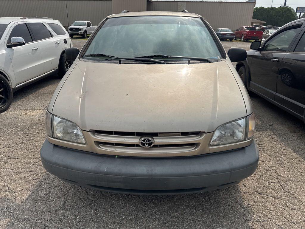 used 2000 Toyota Sienna car, priced at $4,217