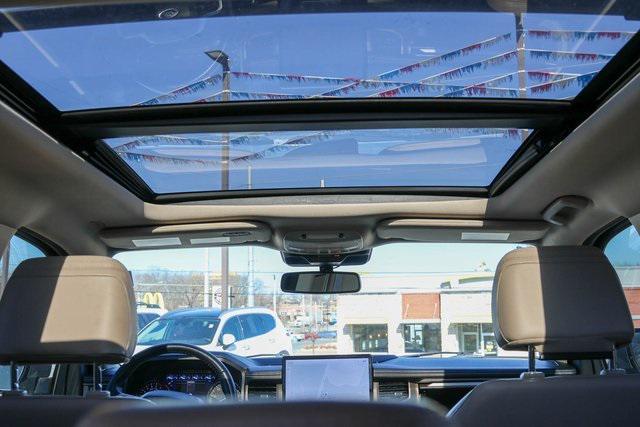 used 2024 Ford Expedition car, priced at $42,898