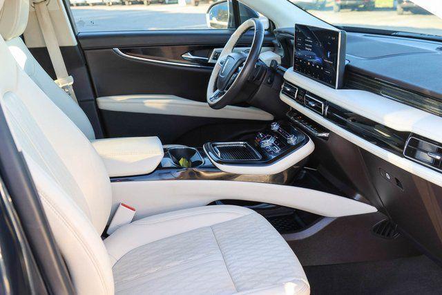 used 2022 Lincoln Nautilus car, priced at $32,000